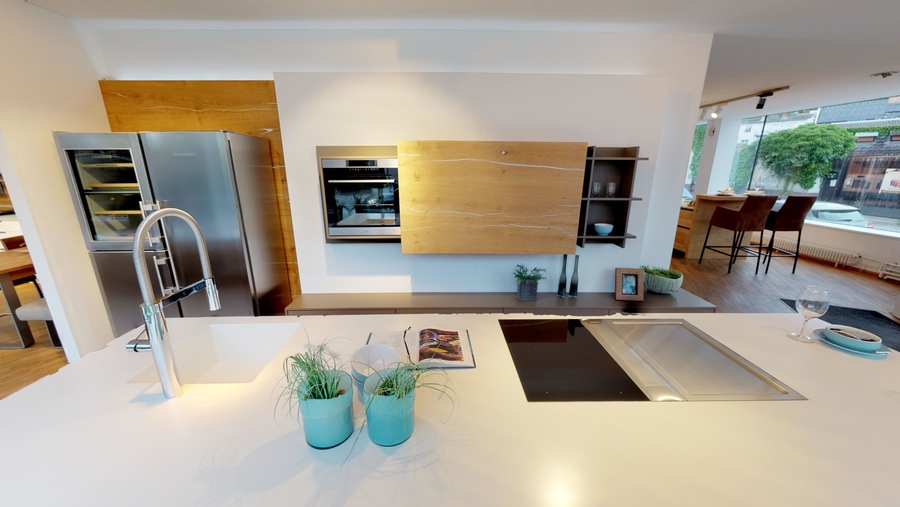 Designküche mit Wohnwand